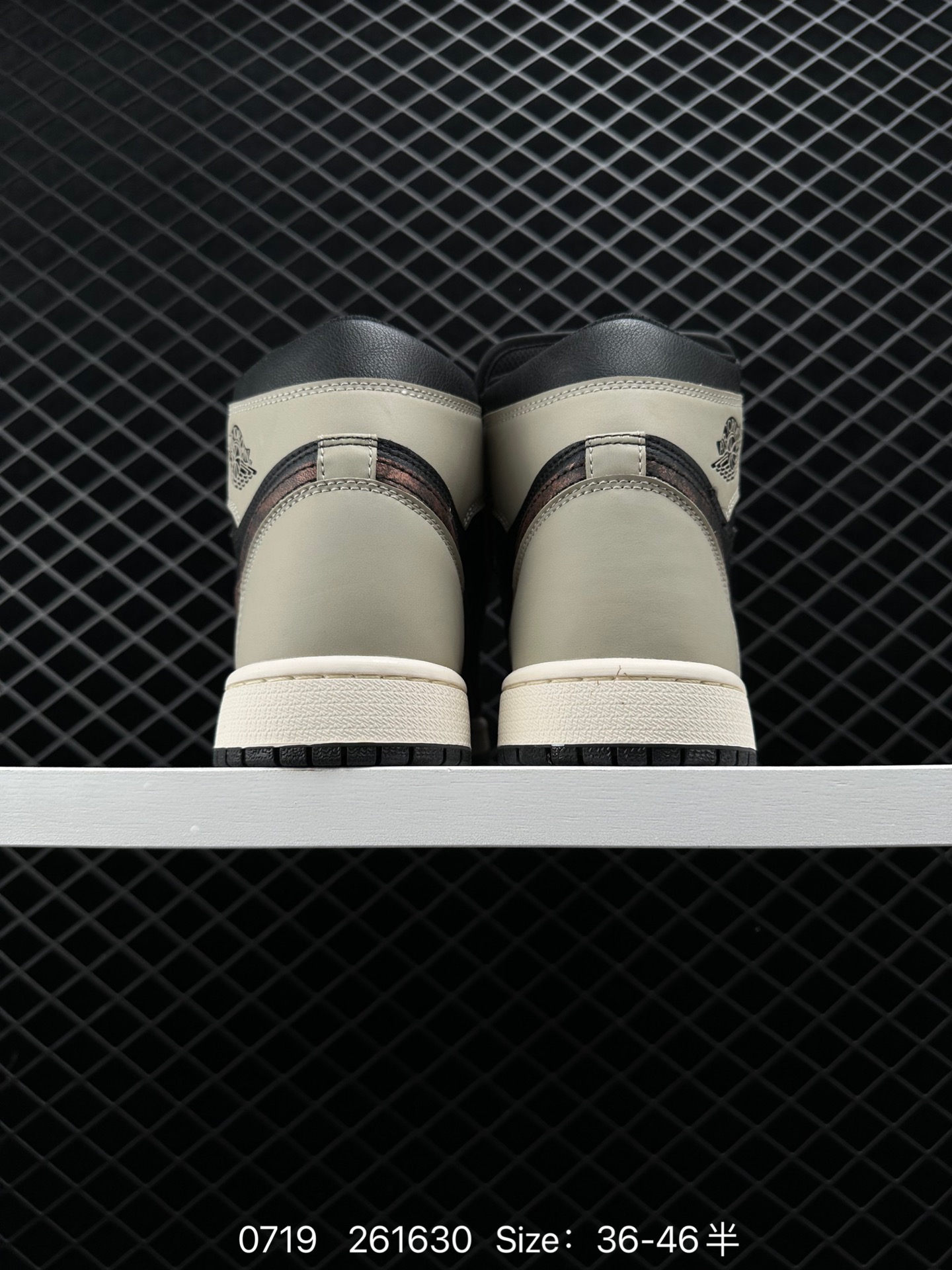 NIKE AIR JORDAN 1 MID AJ1